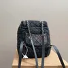 Дизайнерский рюкзак Luxurys Designer Bags Luxury Front Беспокойный джинсовый рюкзак Ladies Cool и Kissome Exquisite Double Plound Chain Back