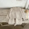 2024 Spring Kids Twist Zestawy ubrania dla dzianiny chłopcy dziewczęta sweter z długim rękawem Pullover z luźnymi szerokimi nogawkami 2pcs Dzieci swobodne stroje Z6226