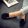 Buty 2022 Kobiety swobodny płaski buty Sprężyna jesień płaskie buty damskie poślizgnięcia się miękkie okrągłe palec dżinsowe dżinsy buty