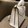 Sac de créateur de rabat classique Femme Caviar Blanc Sac petit portefeuille Sacs de corps en cuir de porte