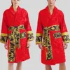 Bath Robe Designer Long Hoodie Lovers Couples Longstyle Luxury Printing Coton brillant Coton luxueux Couple de peignoir en gros