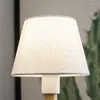 Lampa ścienna nordyckie drewniane światła nocne nowoczesne kinkiet do czytania sypialni białe abażurę głowę kierownicy e27 oświetlenie domowe