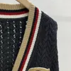 女性セーターカーディガン秋の冬Vneck刺繍ボタンルーズハイストリートプレッピースタイルシックな見事なファッションデザインs 231221