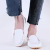 Buty 2022 Kobiety swobodny płaski buty Sprężyna jesień płaskie buty damskie poślizgnięcia się miękkie okrągłe palec dżinsowe dżinsy buty