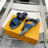 클래식 디자이너 슬리퍼 패션 럭셔리 유니essurex Bom Dia Flat Comfort Mule Summer Beach Sandals Buckle Buckle Sole 남성 여성 슬라이딩 컴포트 플랫 슬리퍼