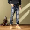 Jeans maschile autunno e inverno per il design con ricami slim fit pellini piccoli pantaloni beggar strappati