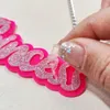 Colares de pingentes KuGuys Glitter Letter Declaração Colar para mulheres Acrílico rosa Acessórios fofos Jóias de moda