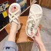 Saltos Novo verão 2022 Fashion Trend Cross Strap Slippers for Women Candy Color Ladies Platform Sandals Open Toe Soft Beach Shoes