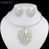Brincos de colar de cores douradas Conjunto para mulheres pendentes de gargantilha exclusivas 3pcs Acessórios de qualidade de joias 231221