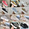 Dubbelhjul nylon gaberdine sneakers tjocka ljusa ensamskor för kvinnor öken plattform duk sneakers inspirerade lätt sule vattentäta lyxiga sneakers