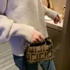 Designer väskor lyxiga kvinnor handväska vintage tote mini vintage kudde påse modebrev lutande span axelväska