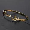 KCACO Nom de lettre personnalisée Bracelet Arabe Alivable Personnalis
