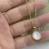 Подвесные ожерелья круглая монетная колье для женщин для женщин изящная натуральная белая мать перла