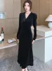 Casual Dresses 2023 Black Velvet Polka Dot V-Neck Long Dress Gown Autumn Winter Luxury Party Evening Female Korean Elegant Bodycon