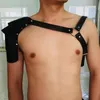 Gürtel schwarze Kunstleder verstellbare Männer Körper Brustgurt Bondage Schulterkostüm Armors Schnallen Top264H