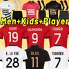 Kits completos Rennes 23 24 Stade Rennais FC Soccer Jerseys Doku Terrier Bourigeaud GUIRASSY CAMAVINGA AGUERD NIANG 2023 2024 MAILLOTS PED