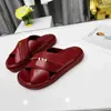 Designer Slipper Sliders Femmes Sandals d'été Place Cross Slippers Ladies Flip Flops Locs noir blanc bleu rose rose chaussures chaussures Taille 36-41