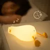 Bambini a led night luce ricaricabile silicone squishy lampada da anatra regalo per bambini regalo per la camera da letto creativa decorazione desktop 231221