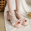 Kleiderschuhe Frauen Sommer Lolita süße Bogen rote Erdbeerseite Offene Spitze Rüschen Stuhl Perlenkreuzgurt Mary Jane Heels Plattformpumpen