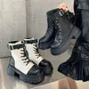 Цветовые толстые соответствующие солированные Martin Boots Женщины осенью зимней толстые каблуки.