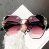 Solglasögon 2022 Design Vintage Rimless Rhinestone Women Men Fashion Gradient Lens Sun Glasses Shades for Female322n