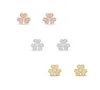 Lucky Clover Stud örhängen Designer för kvinnor Letter V Fourleaf Cleef Mini Luxurious smycken Diamond Earings Gold Rose Gold Silve7767367