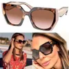 Designer Monochrome PR 15WS Dames Luxe zonnebril voor vrouwen All Black and Two-Tone Frame Pink Bruine Fashion Button Glazen CA275Q