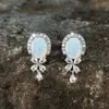 Hölzer Ohrringe trendy Labor erzeugt Feuer Opal für Frauen Silber Farbe Oval Schnitt Edelstein Blume Hochzeit Geburtstag Schmuck Schmuck