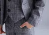 Vestido formal de garoto de traje de menino de 4 peças, incluindo calças de colete blazer, garoto de arco-laço, smoking de 2 anos a 16 anos de roupa de presente de aniversário para criança lb17181