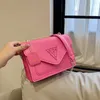 % 70 Fabrika Çıkışı Kapalı Fransız Işık Küçük Kare Kadınlar için Küçük Kare Üst düzey zincir tek crossbody çanta Satışta