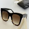 Fashion Cat Eye Solglasögon för kvinnor Black Brown Tortoise Gradient Square Design Solglasögon UV Protecton med Box308o