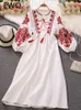 EWQ Sweet Style Y2K Kvinnor Trevlig för klänning Broderi O-Neck Bandage Long-Sleeve White Dresses Womens Spring Summer 231221