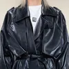 Lautaro Autumn Długo nadmorskie odblaskowe błyszczącego wodoodporna skórzana płaszcz dla kobiet do paska luźna moda koreańska 231221