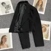 Ternos femininos Moda cortada Blazer branca Mulheres 2023 O outono de botão de outono Blazers Blazers Mulher coreana Manga longa Jaquetas curtas Ladies