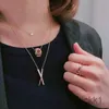 Bijoux de créateur de haute qualité 2023 Nouveau collier de croix recouverte de diamant Europe et la personnalité de la mode des États-Unis avec des colliers en forme de X RY13