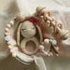 Projeto Crochet Rabbit Baby Teether Born Bunny Rattle Toy Toy Wooden Molar Anel de Anel de Dentro Clipes Cadeia Conjunto de Cadeia 231221