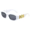 Utomhusskydd Klassisk ram Mens Police 2024 Top Quay Mens Computer Beach Designer Fashion Glasses Polariserade Sun Solglasögon Kvinnor för UV400 Valfria linser