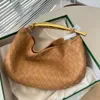 مقبض معدني Intrecciato متسوق مصمم حقيبة Luxurys حقيبة اليد 7 أ مجموعة من الجلد الأصلي نسجًا نسجًا نسجًا للسيدات حقيبة قابض للنساء.