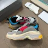 Triple S Series Men Women Designer Chaussures décontractées Platforms Sneakers claire semelle noire blanche Gris rouge rose bleu Royal Royal Green Mens Trainers