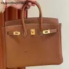 Дизайнерские сумки женские 2024 Новая кожа личи модная повседневная портативная яловая кожа большой емкости O160