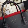 Fashion designer fashion bag It is elegant and simple generous, it can be a shopping bag handbag crossbody bag and the shoulder strap is adjustable Totes