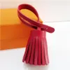 Luxe echte lambskin lederen sleutelhangers voor handtas kwast tas charmes portemonnee sleutelhanger accessoires decoratie porte clef femme 21040232Q