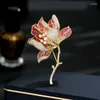 蝶ネクタイライトラグジュアリーハイエンドの衣服アクセサリーZircon Senior Sense Begonia Flower Broochに挿入された固定衣類ピン