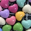 Incampi 20pcs cuori paffuti misti amano resina dolce simpatico colorato orecchino colorato decorazione a sospensione a pendente gioielli fai -da -te