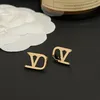 Style Designer Stud printemps Nouveaux boucles d'oreilles cadeaux Boutique Boutique Logo oreille étouffer Style romantique Cadeau Gold Gold plaqué d'oreilles