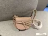 Bolsa de sela da moda Bag de designer de luxo letra de alça de ombro Bolsas de ombro mulheres bolsas de crossbody embreagem casual