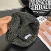 Beanie/Kafatası Kapakları Tasarımcı Erkek Yün Şapka Sonbahar ve Kış Boş Zamanlı Çok Yönlü Örme Şapka Markası Gevşek ve Sıcak Açık Soğuk Şapkalar Kadın Moda