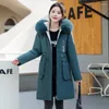 Kvinnors dike rockar överdimensionerade 6xl parka av löstagbar en bit tre slitage medellängd fashionabla bomullsklänning koreansk lös montering kappa