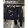 Trainingsanzug Herren Klassischer Pullover mit Rundhalsausschnitt Designer 2-teiliger Jogginganzug Lässiger Sportanzug Langärmliges Sweatshirt und lässige Trainingshose 2E6YM