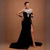 Velvet Aso Ebi Prom Kleider für schwarze Frauen Meerjungfrau Langarmkristalle High Split Elegantes Abend formelles Kleid für besondere Anlässe Geburtstagskleider St691